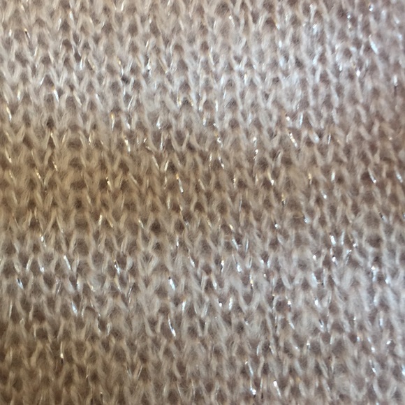 NWT Elle Soft Feminine Peach Color Sweater with Classic Appliqué Accents - Picture 8 of 11